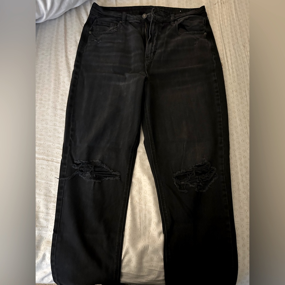 Black distressed jeans